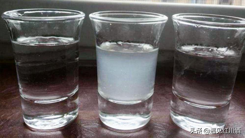 酱香型白酒怎样降低度数,喝白酒怎么不醉的技巧