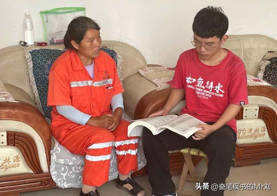 高考最美环卫工妈妈和两个儿子,高考最美环卫工妈妈儿子报考学校