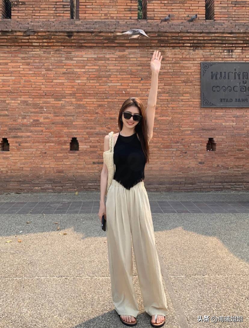 不想露肉这么穿凉快显瘦又时髦,夏季女装这样穿遮肉显瘦显年轻