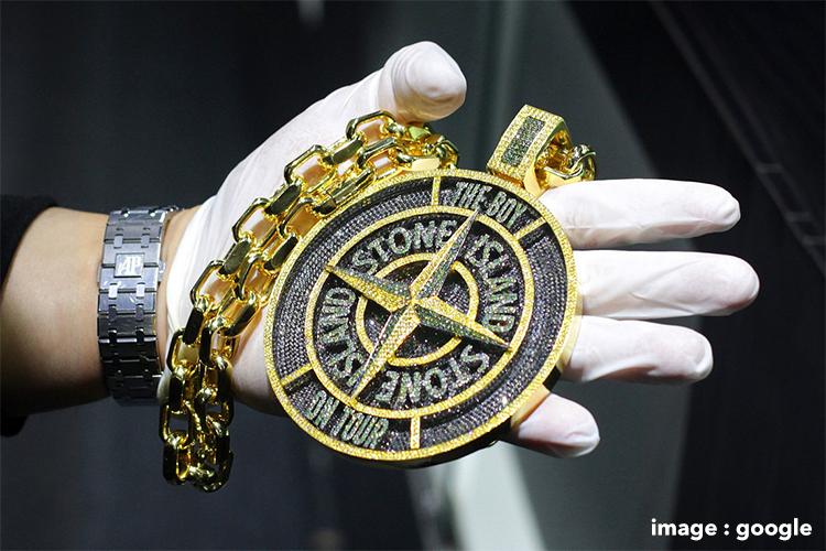 stoneisland袖标缝哪里,stoneisland袖标有几种