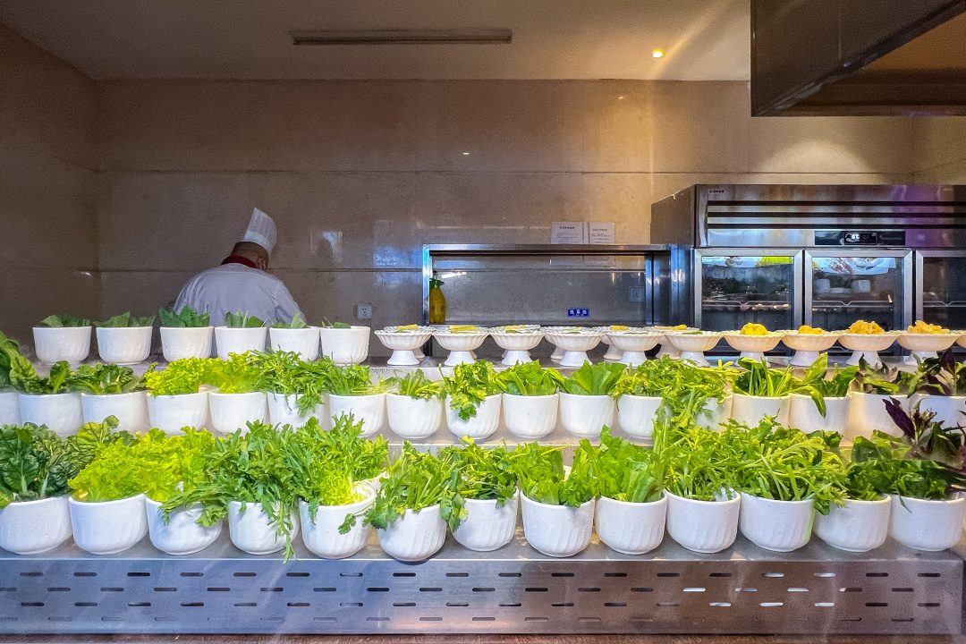 银河温泉双人水果温泉,泡汤泉免费吃水果