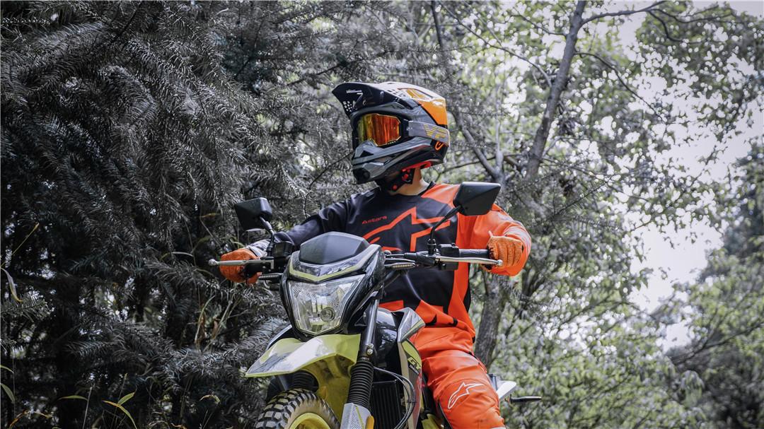 能上路的250cc摩托跑车,能跑250迈左右的摩托车