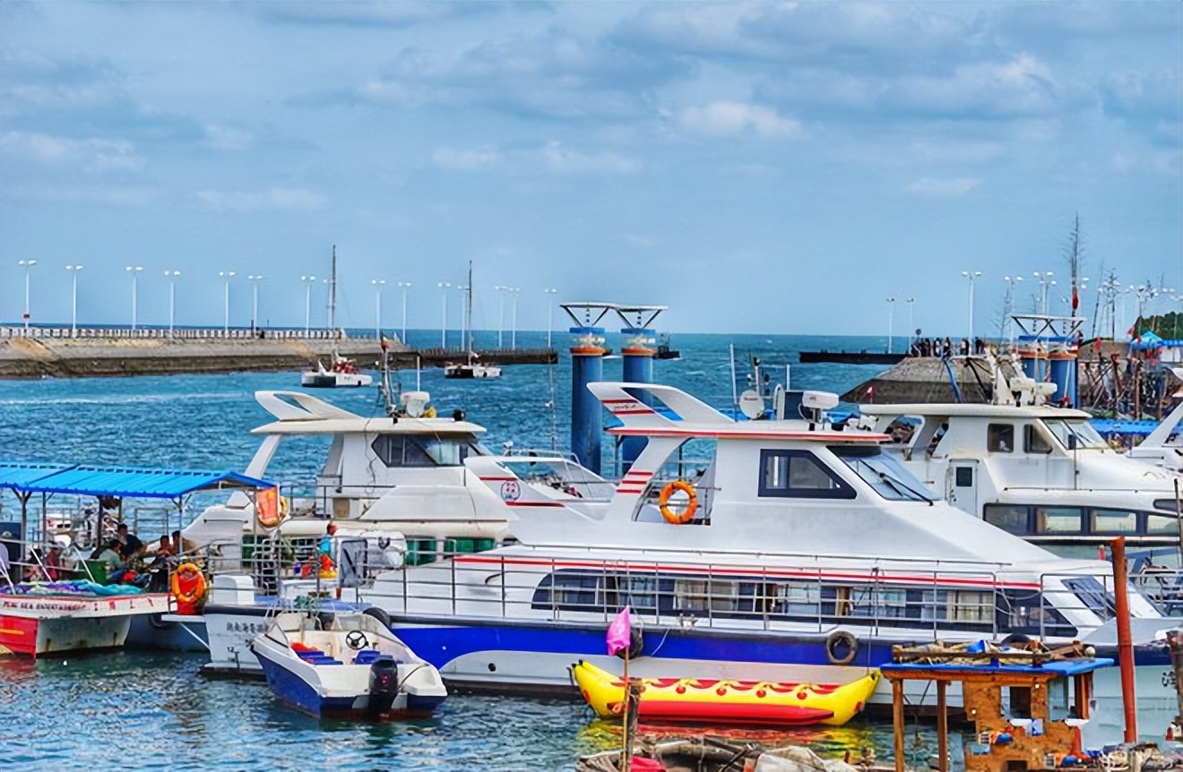 济南和青岛哪里旅游人多,青岛和济南旅游哪里人少