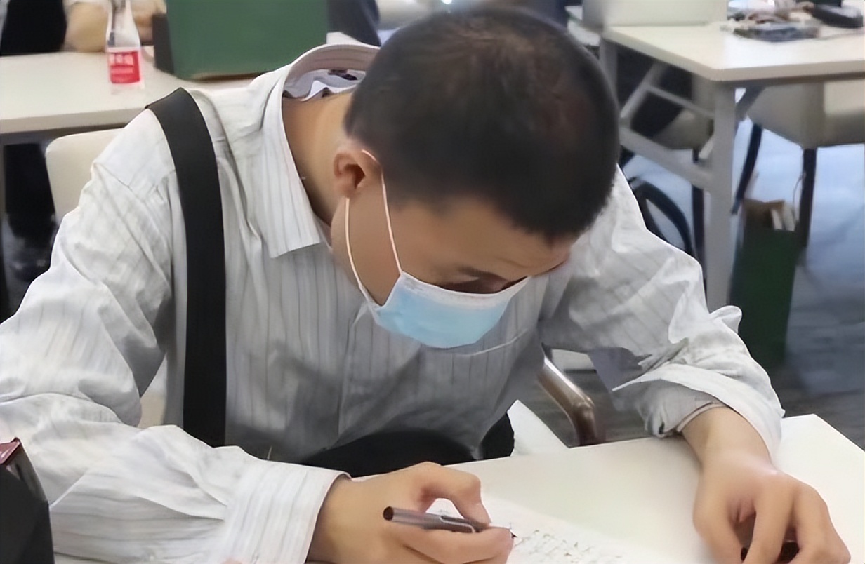 北大学霸韦神走红视频,韦神北大