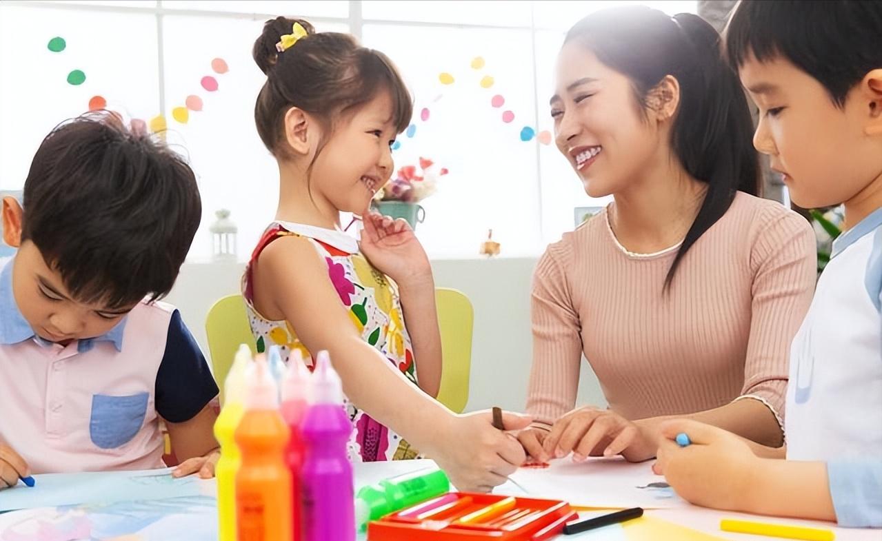 2岁宝宝哭闹一招搞定,宝宝2岁不到脾气倔强怎么办