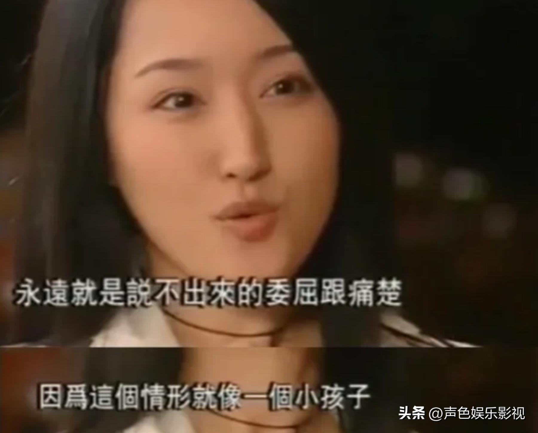 杨钰莹在工地卖唱,杨钰莹街头卖唱热舞