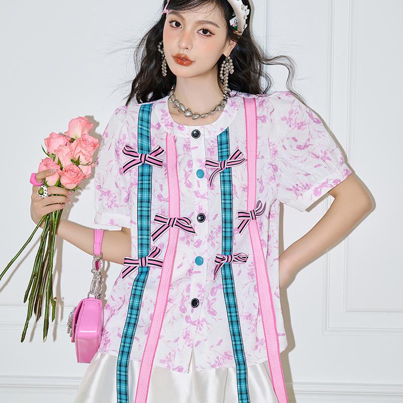 早春就要穿亮色系的,这个春天这样穿更好看时尚又减龄