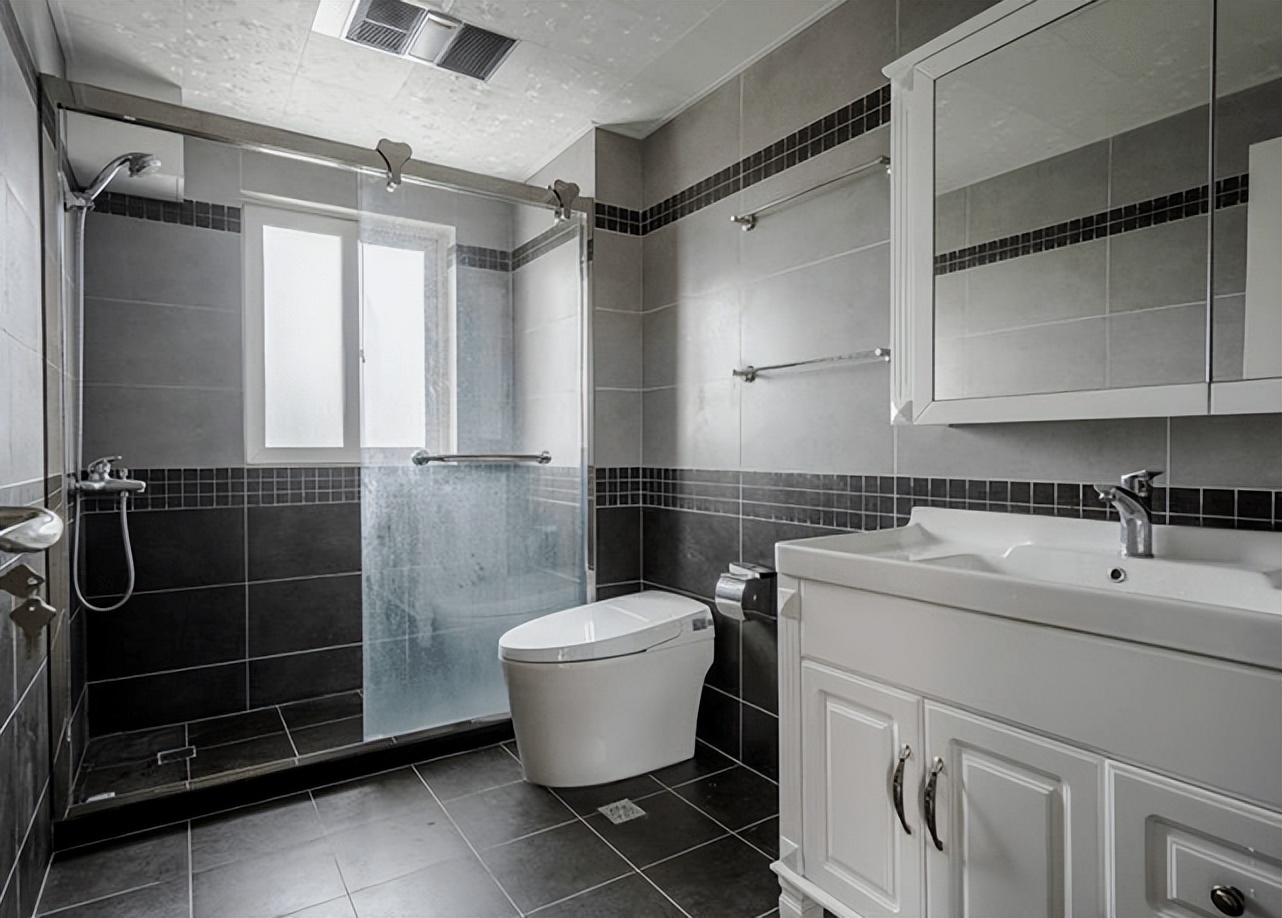 卫生间隔壁房屋墙面渗水发霉咋办,卫生间隔壁墙面渗水怎么回事