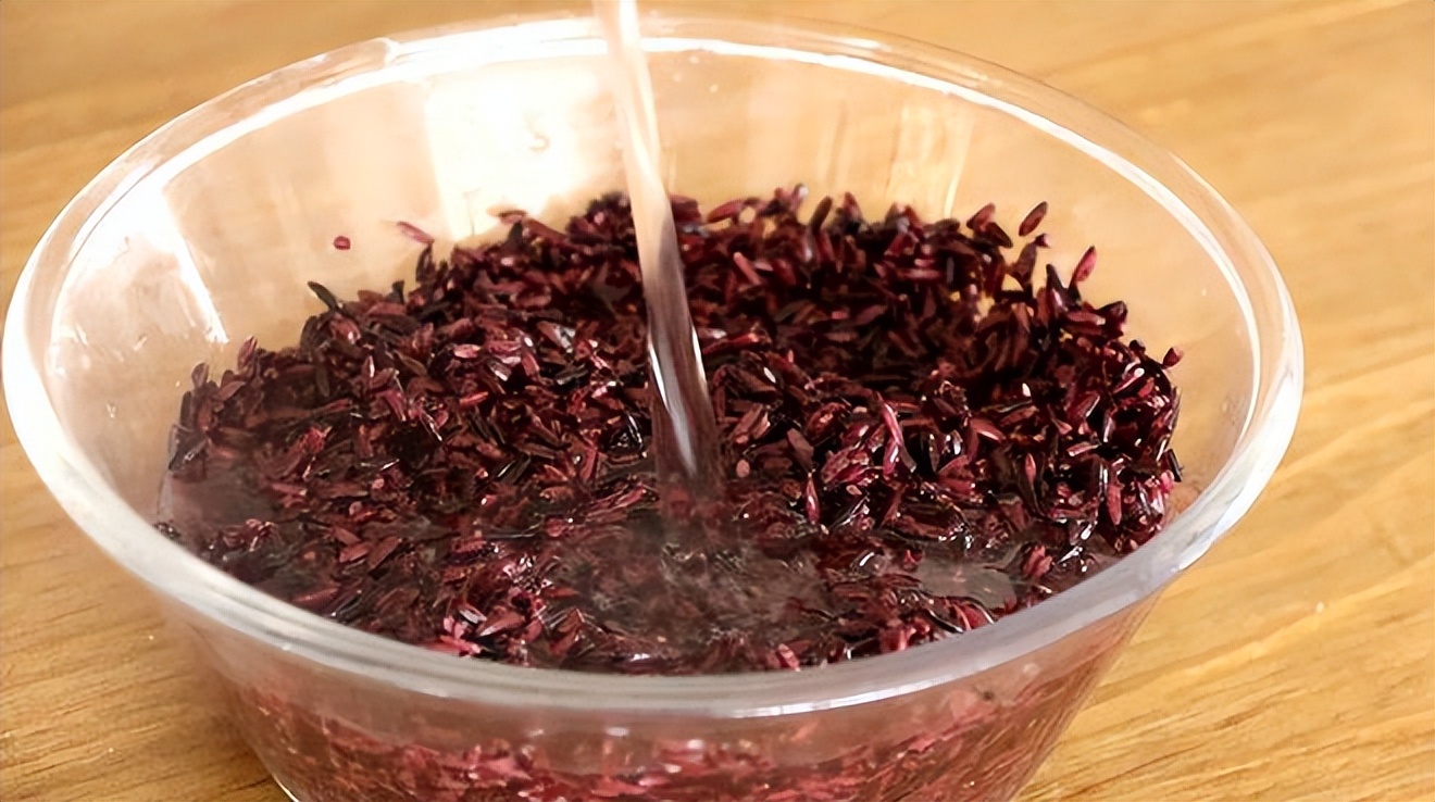 老年人更适合吃哪种米,老年人吃什么米对身体健康