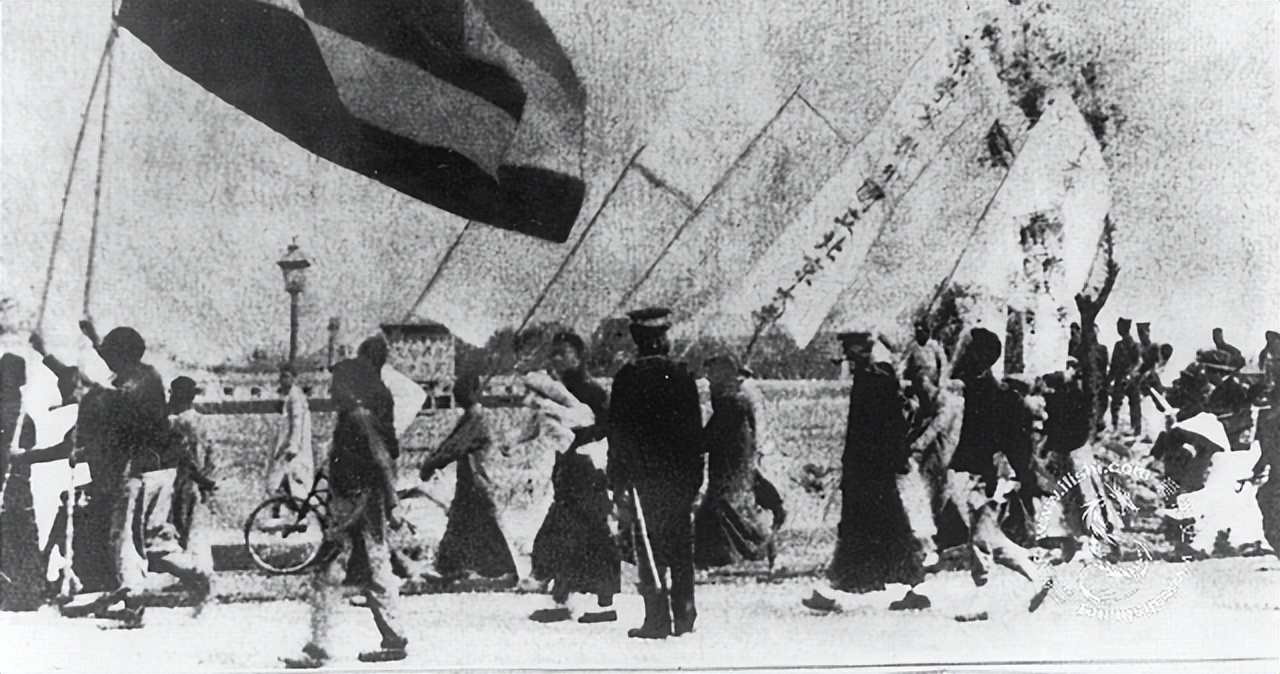 中国现代史是从什么时候开始的呢？什么是中国历史的伟大转折点？