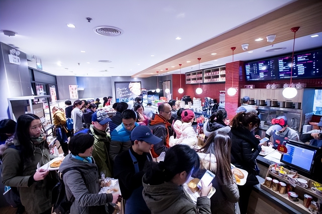 又一行业被“揭露”！90%都是假货？消费者却甘愿被“割韭菜”