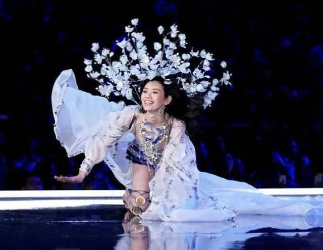 奚梦瑶婚后越来越富态了,奚梦瑶婚后首亮相