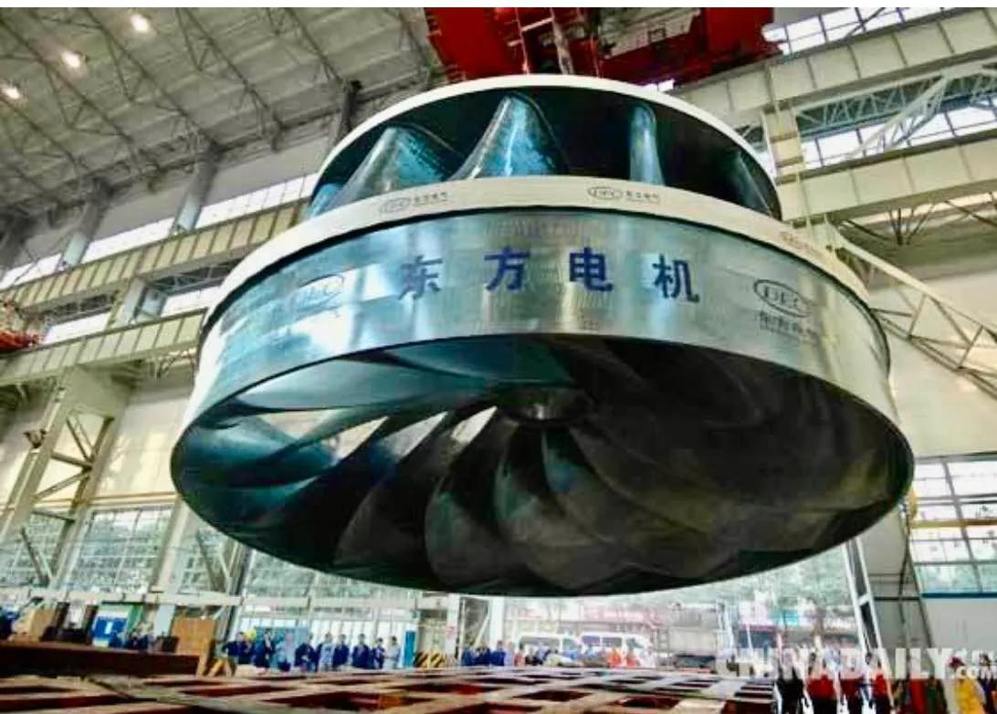 中国目前有几台万吨水压机,大国工匠水压机