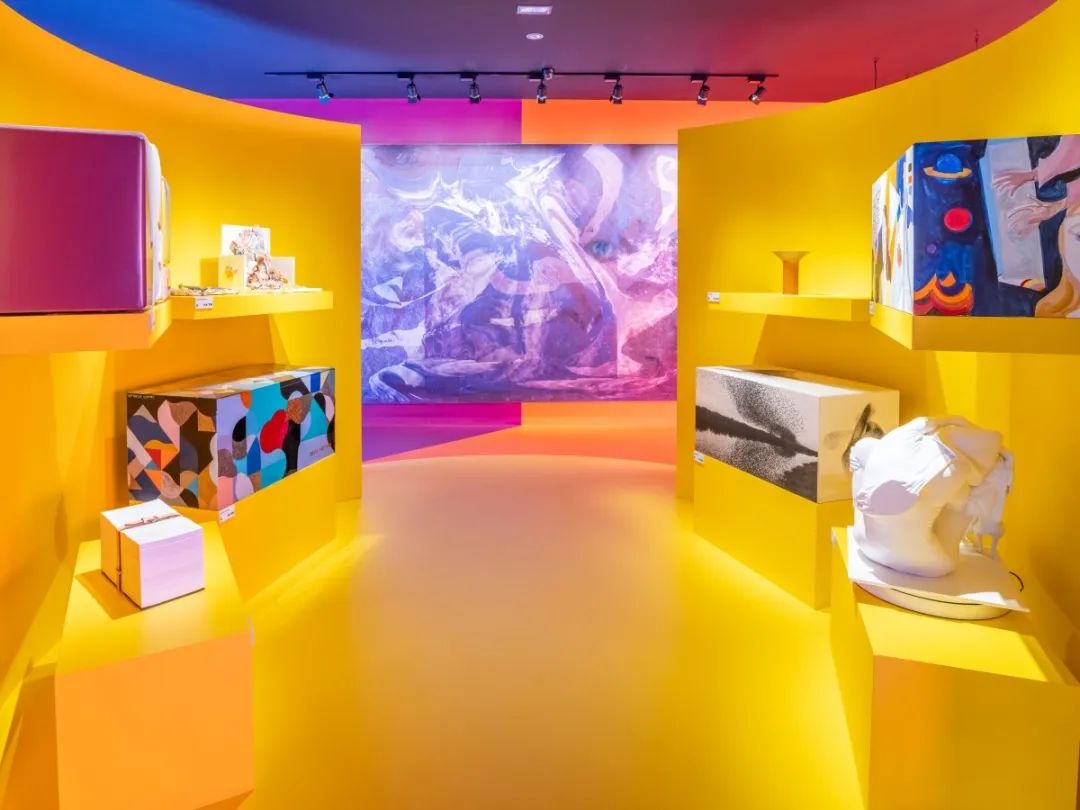 巴黎世家联名lv,lv巴黎世家大秀