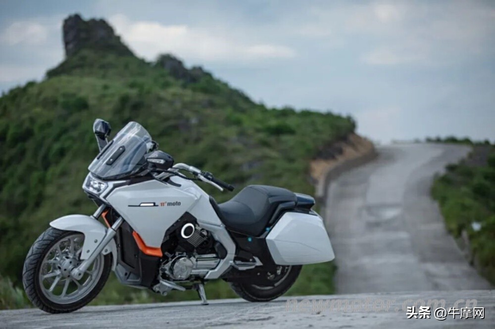 派方正式出圈!星舰324888元起,引力15013999元起|还有650巡航