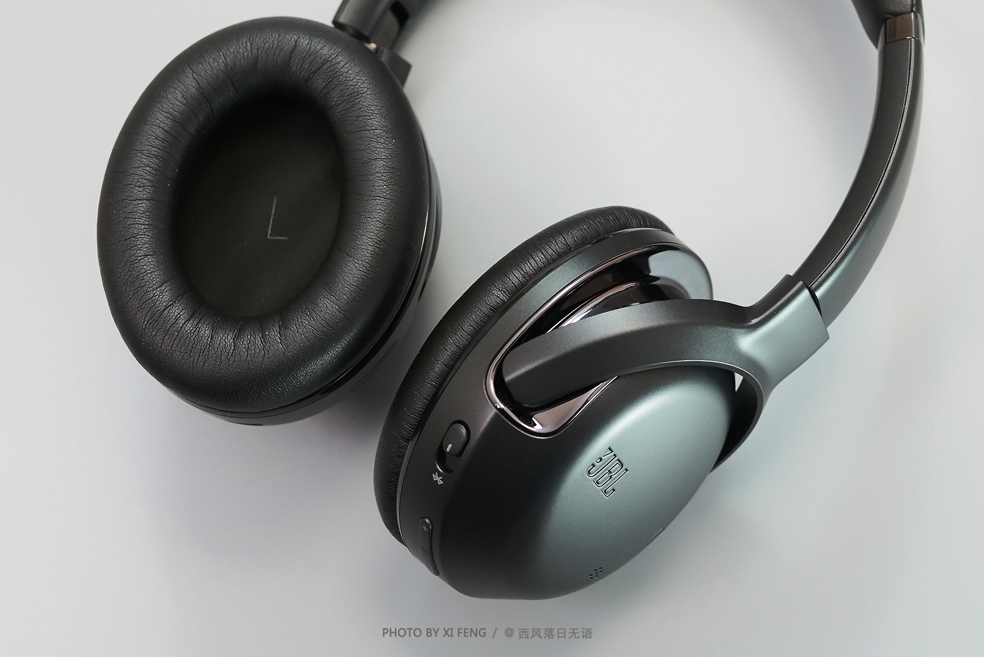 SONY、Bose、JBL三大信仰品牌，顶级降噪大头戴，换你会选谁？