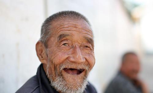 从许三观卖血记看一个父亲的成长,5分钟读完许三观卖血记