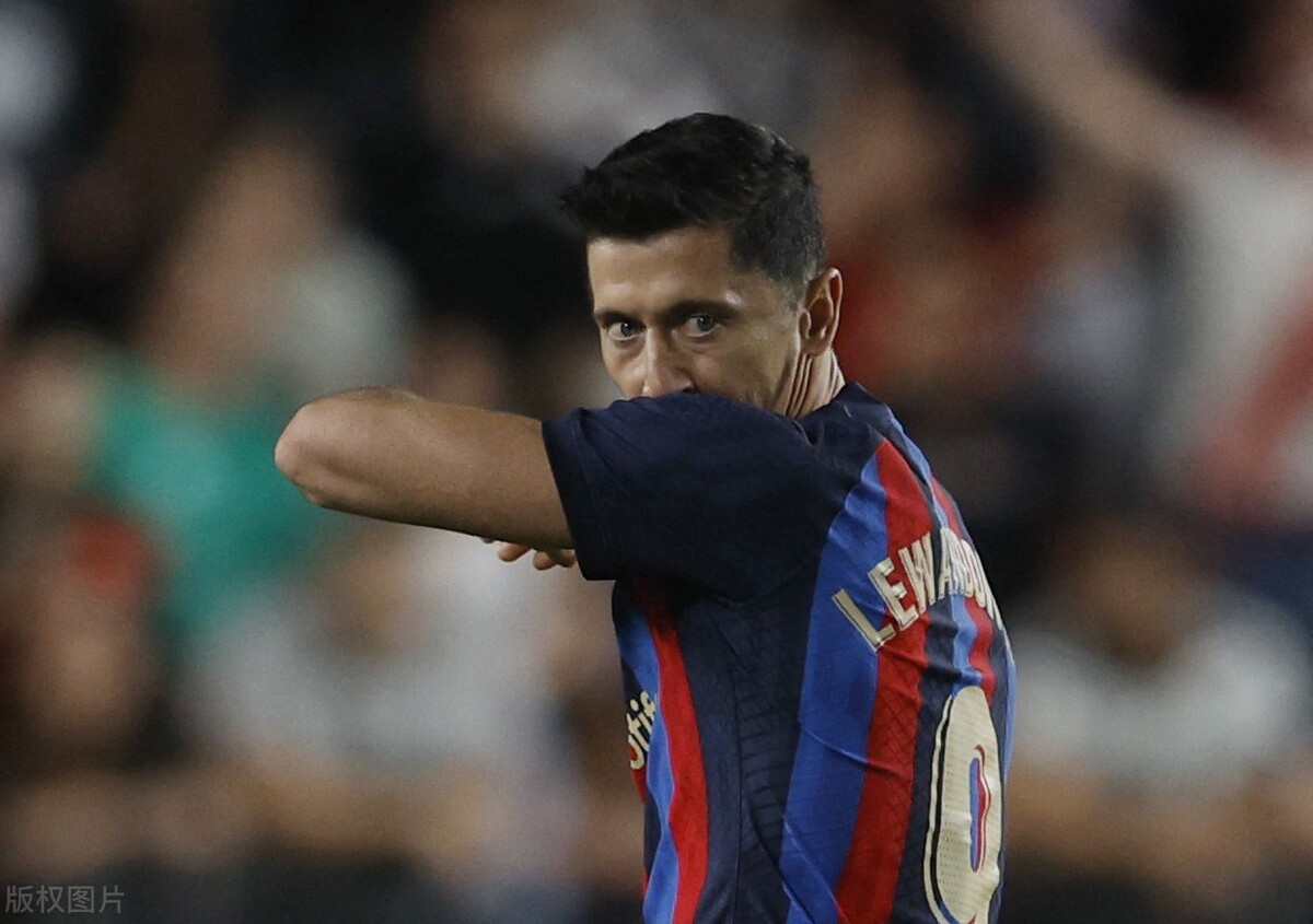 皇马爆冷0-1瓦伦西亚视频,17-18西甲巴萨对皇马结果