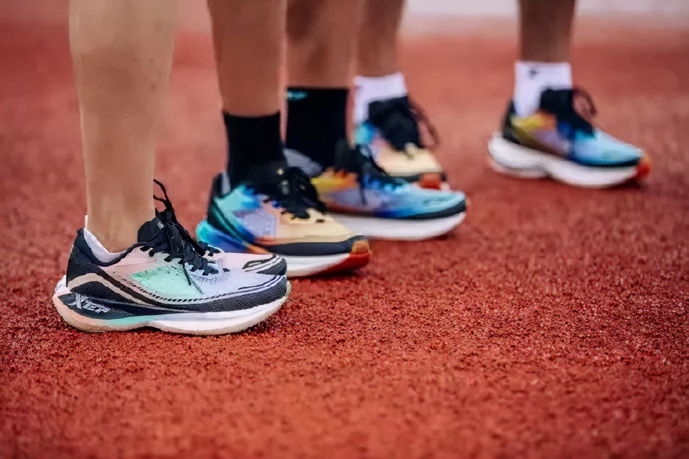 谁是国产最好的鞋,2023年最佳国产跑鞋年终大盘点