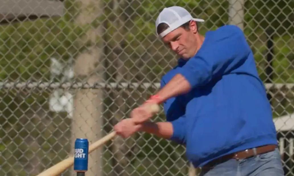 啤酒巨头百威，为何一夜之间风评转差？网友：步子迈太大了