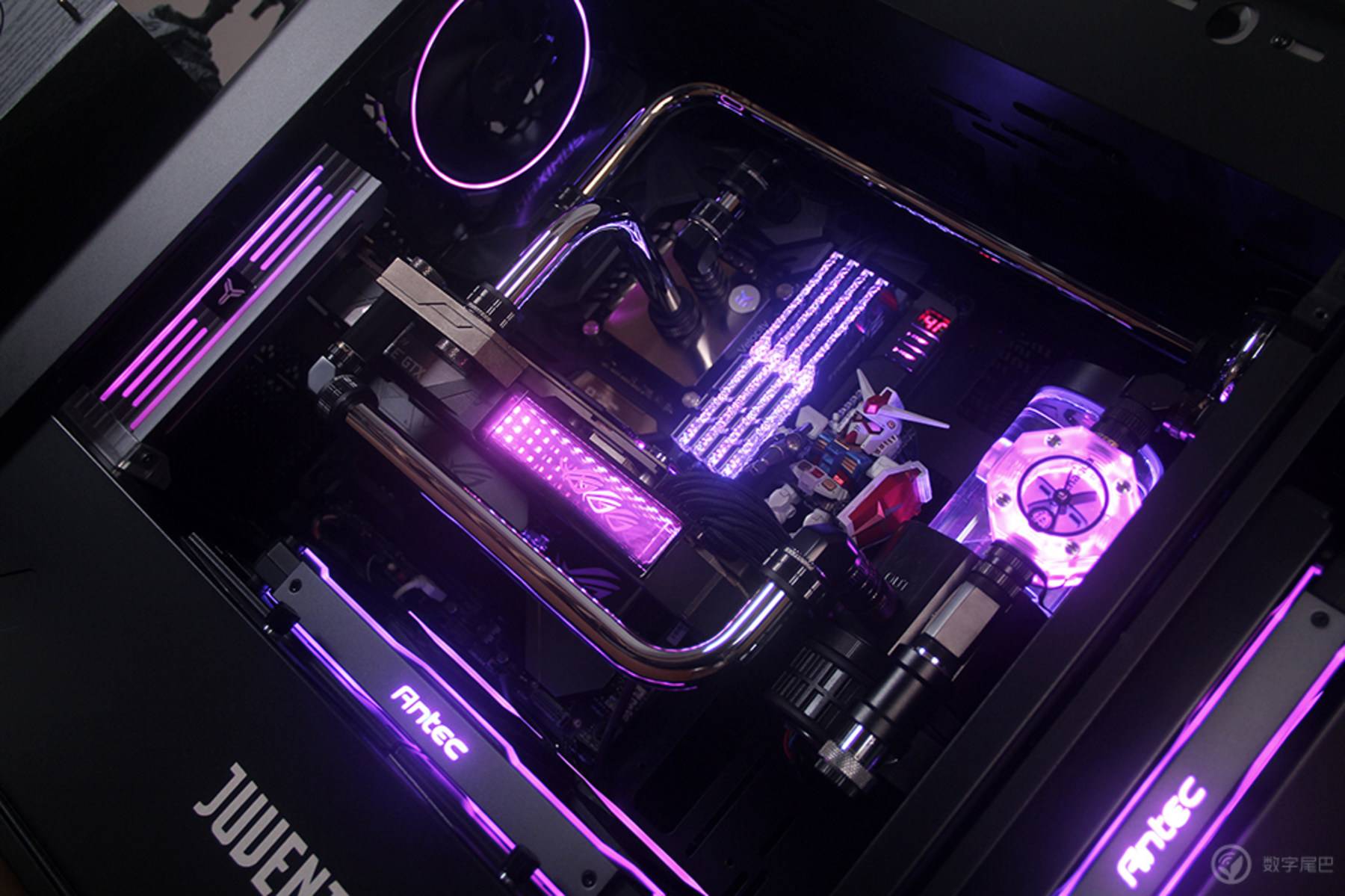 推荐几款高逼格电脑桌面,实用科技感很强的电脑桌面