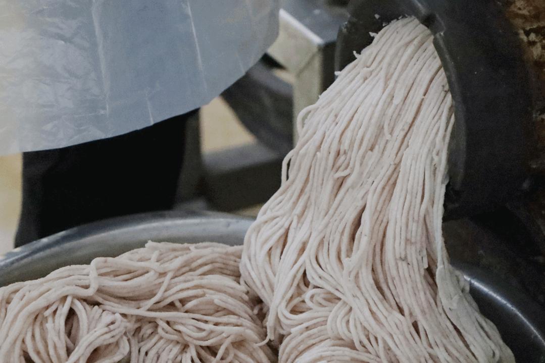 新春走基层同心共筑幸福梦,新春走基层品金堂农味迎柑橘丰收