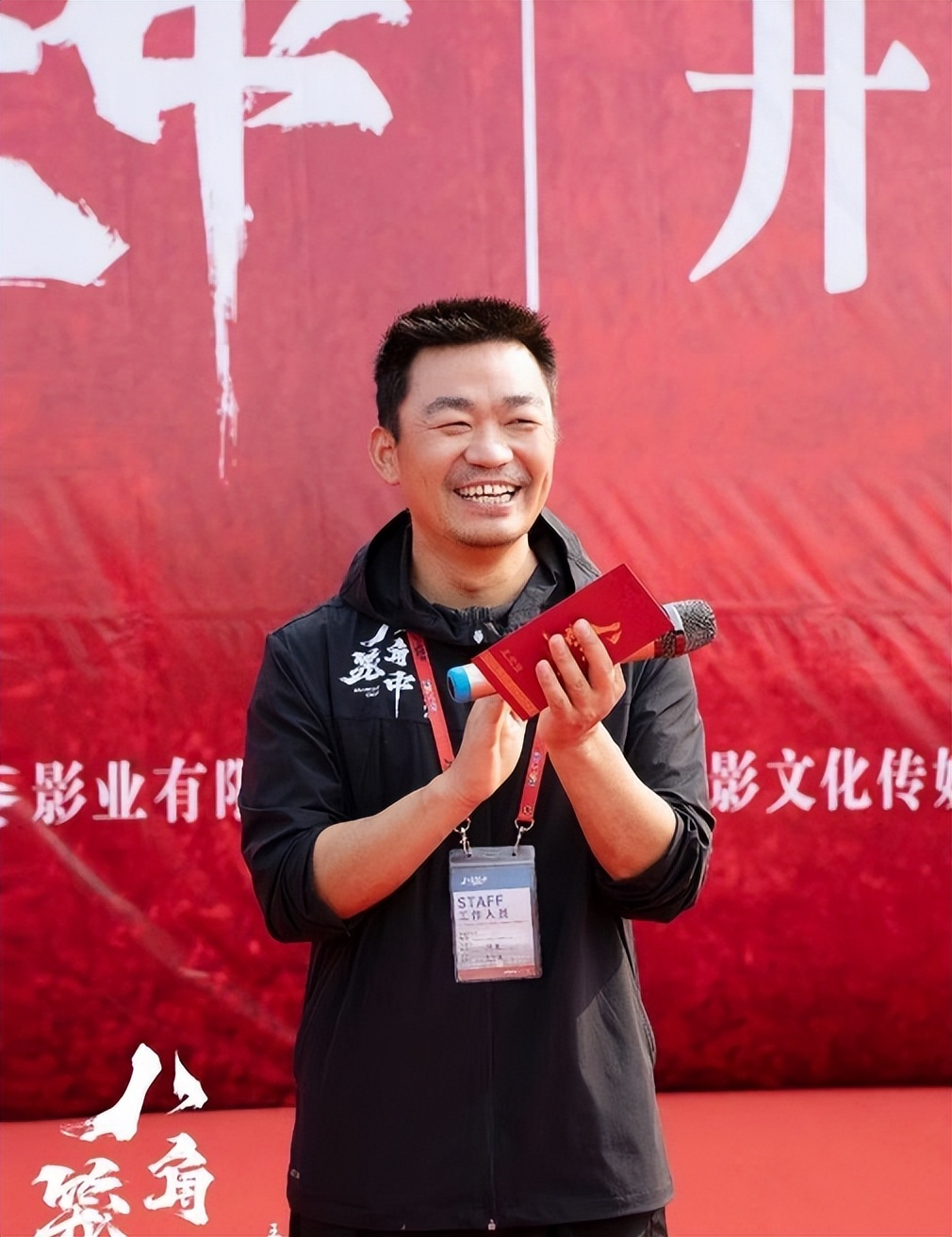 王宝强与马蓉离婚后的生活对比,王宝强离婚给马蓉分了多少钱