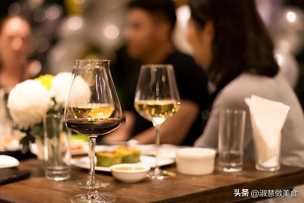 请人喝酒,不会说“开场白”?学会这3句话,保准让来宾刮目相看