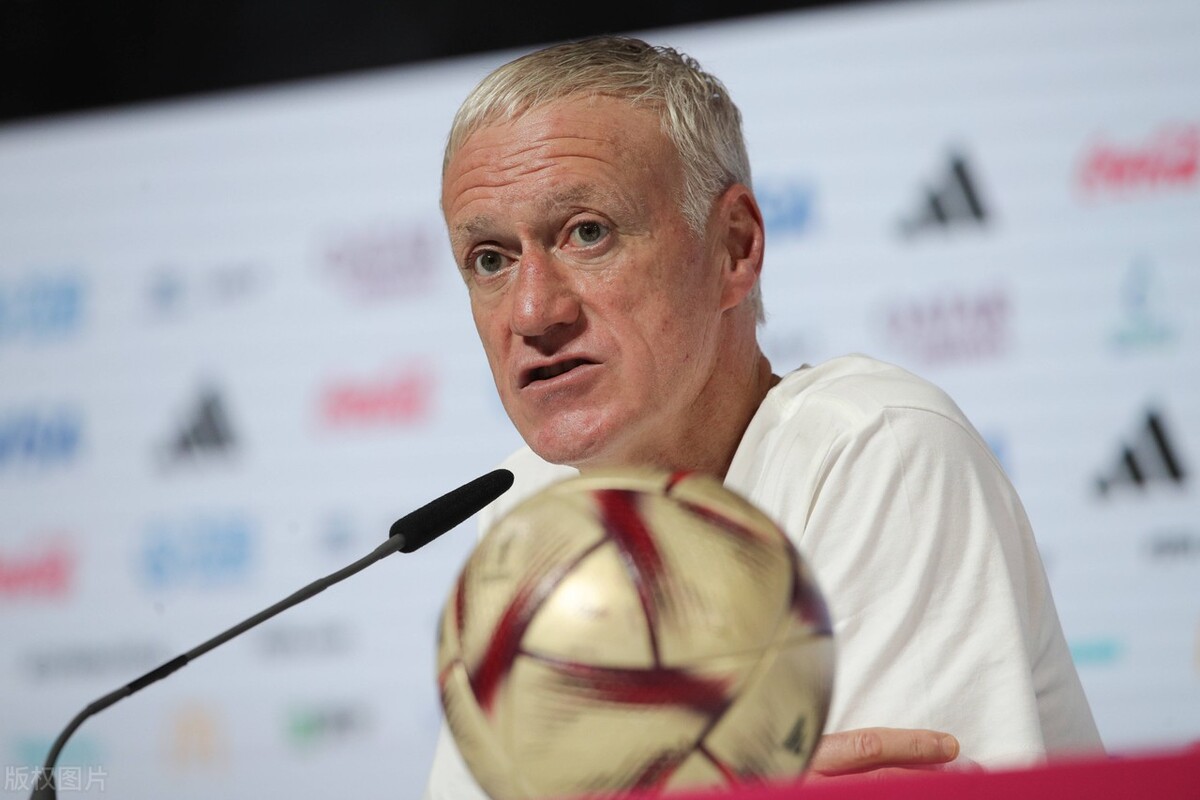 姆巴佩说明世界杯为何输给梅西,姆巴佩世界杯帽子戏法梅西跪地