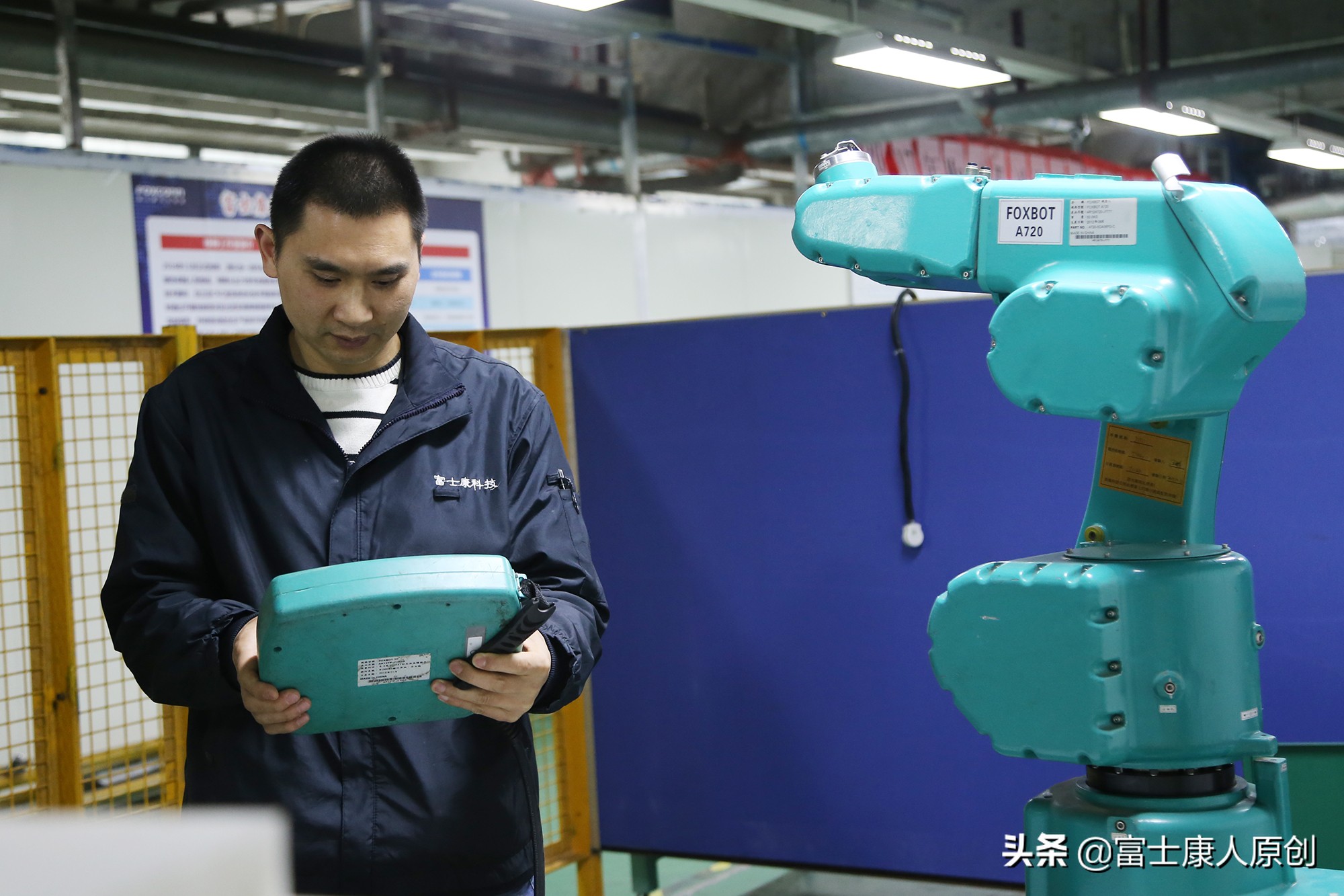 小伙在富士康干了10年后回家,湖南小伙入职富士康24年