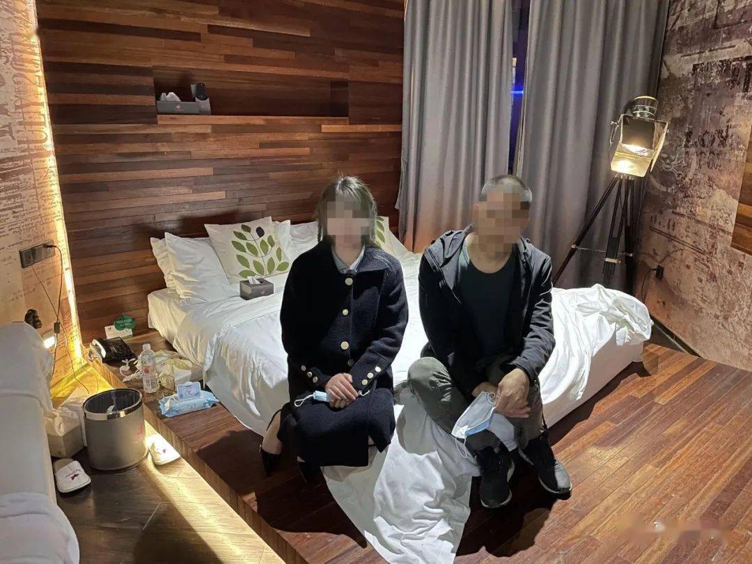 内蒙古4男子花1000约女主播，轮流与其发生关系，嫖娼也能AA制？