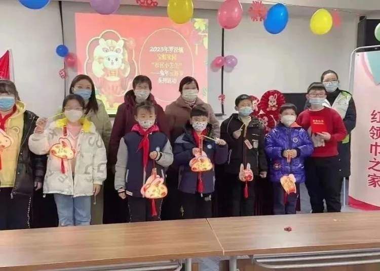 猜灯谜赢花灯趣味闹元宵,元宵节当然少不了做花灯猜灯谜