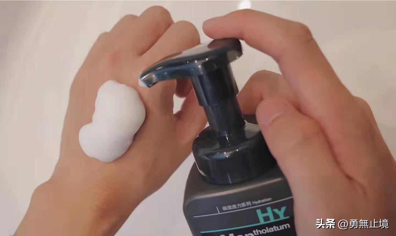 男士用什么洗面奶控油祛痘效果好,洗面奶男士控油祛痘印祛黑头推荐