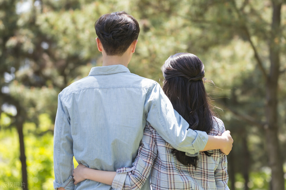 家庭情感故事80万彩礼,为彩礼把女儿嫁有钱人的故事