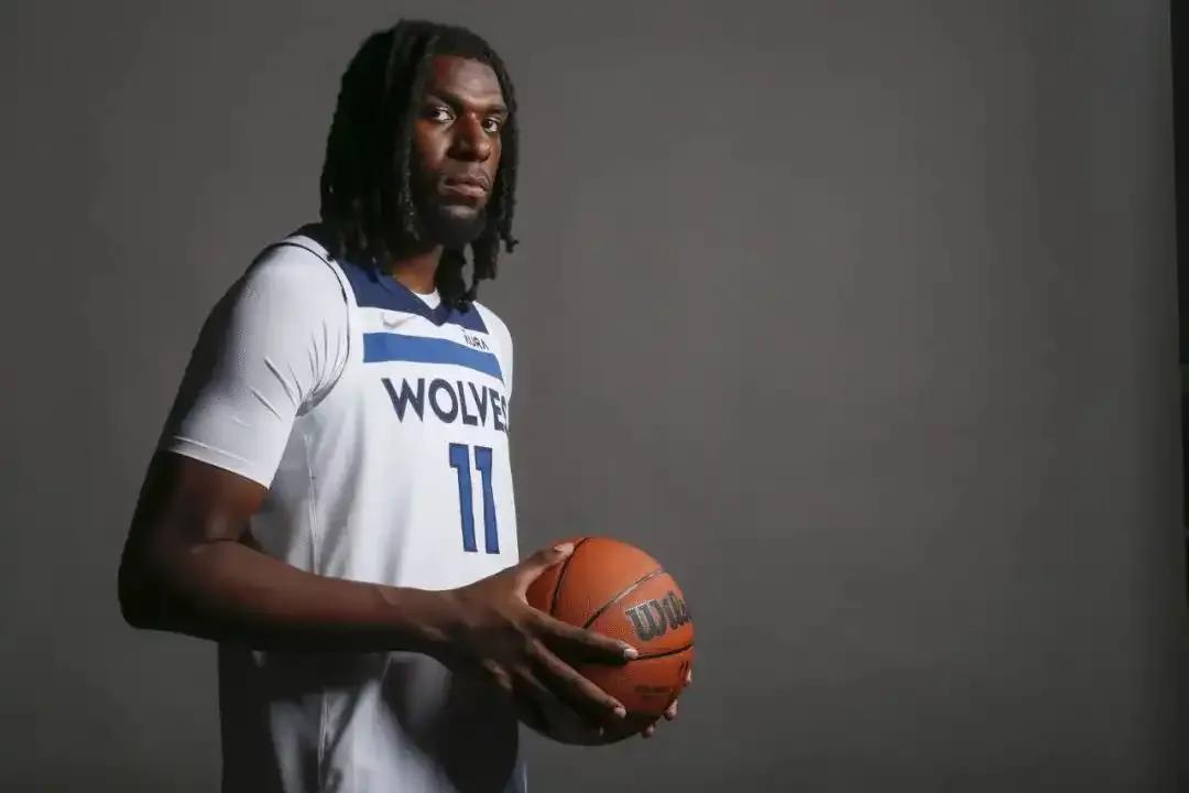 闷声发大财！湖人正秘密接触森林狼这位超级中锋，JF:这是打劫！