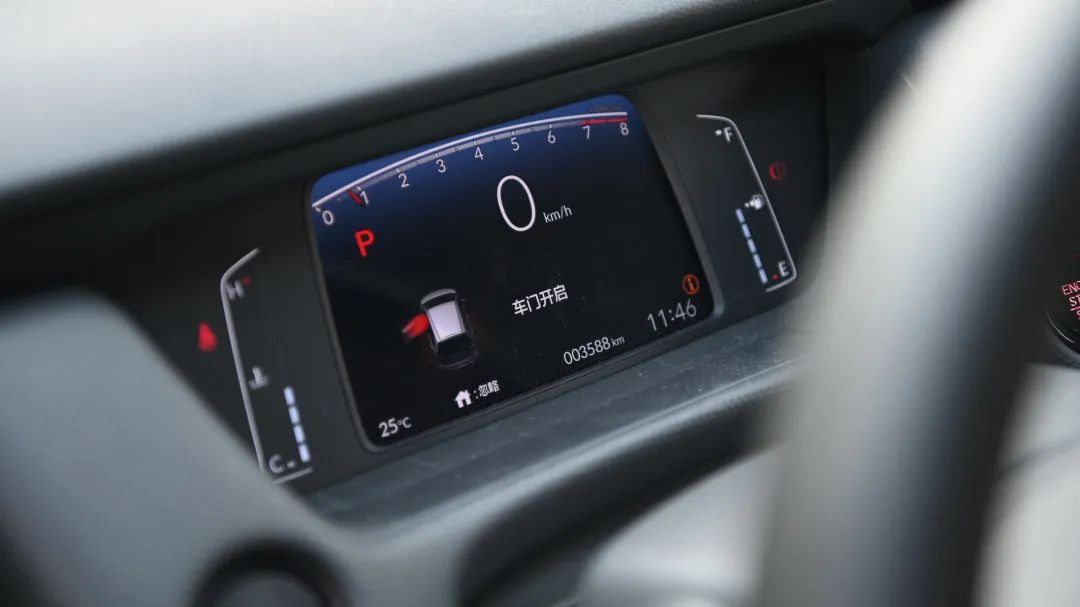 四代飞度大尾翼,新款飞度尾翼