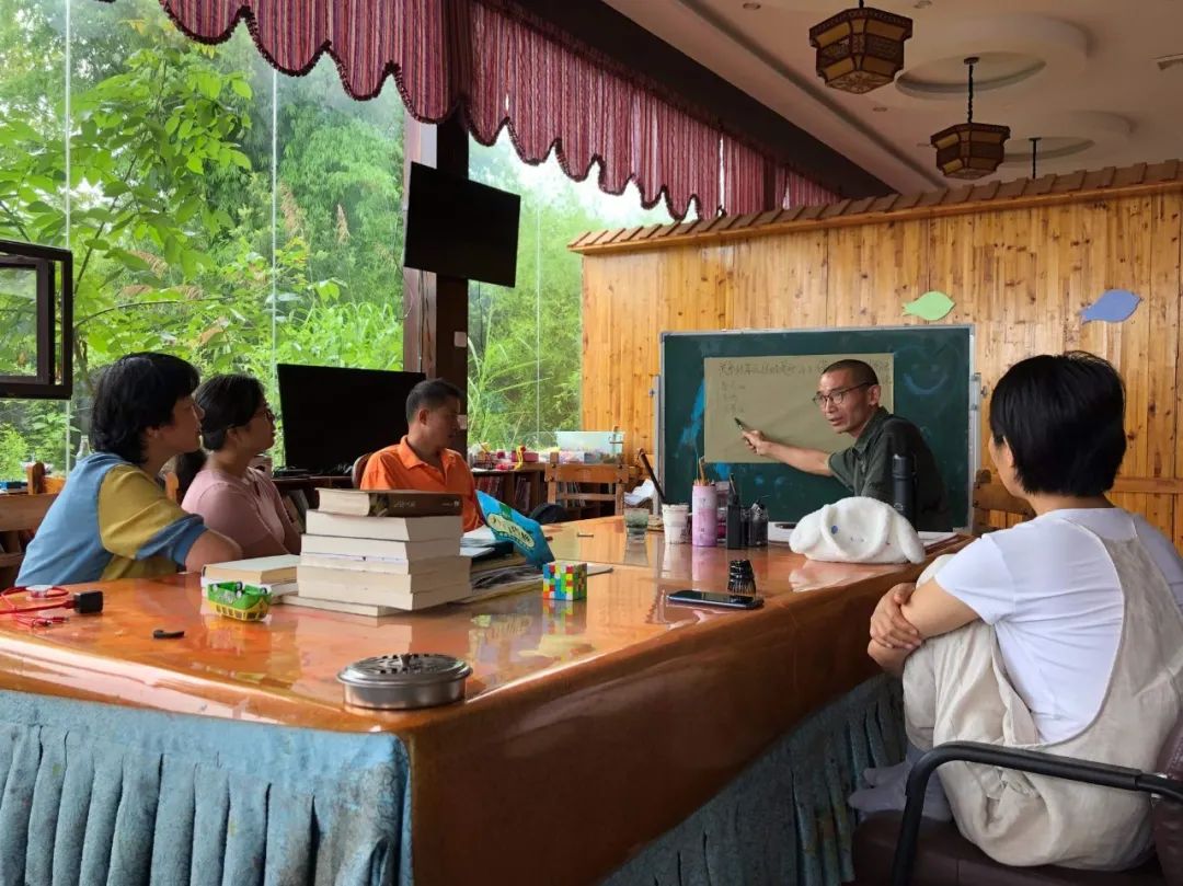 自由、喜悦与爱：青兵老师和他的两个从未上过学的孩子