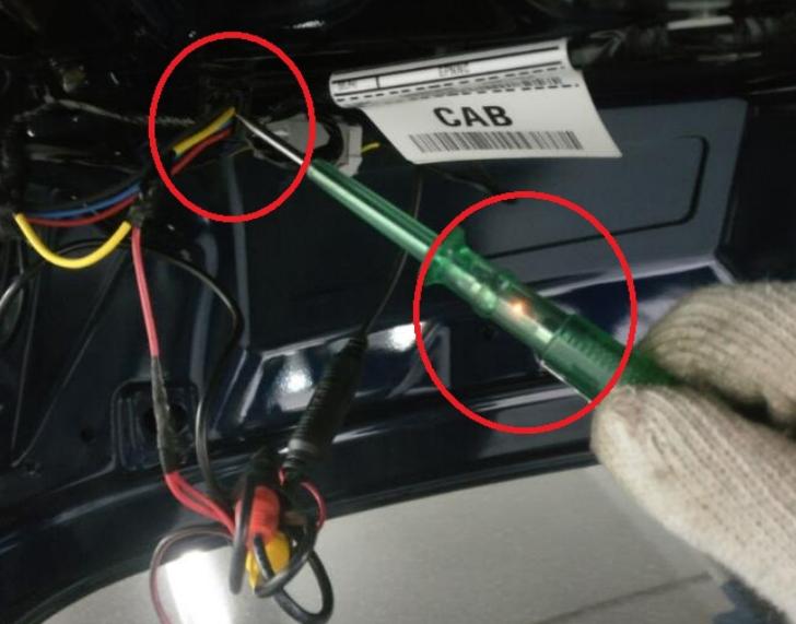 福特蒙迪欧灯光维修,蒙迪欧倒车灯常亮是什么原因