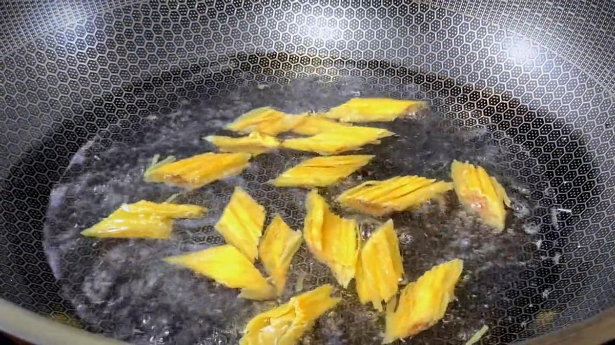 4种蔬菜被拉入致癌名单,哪三种蔬菜不能放进冰箱还会致癌