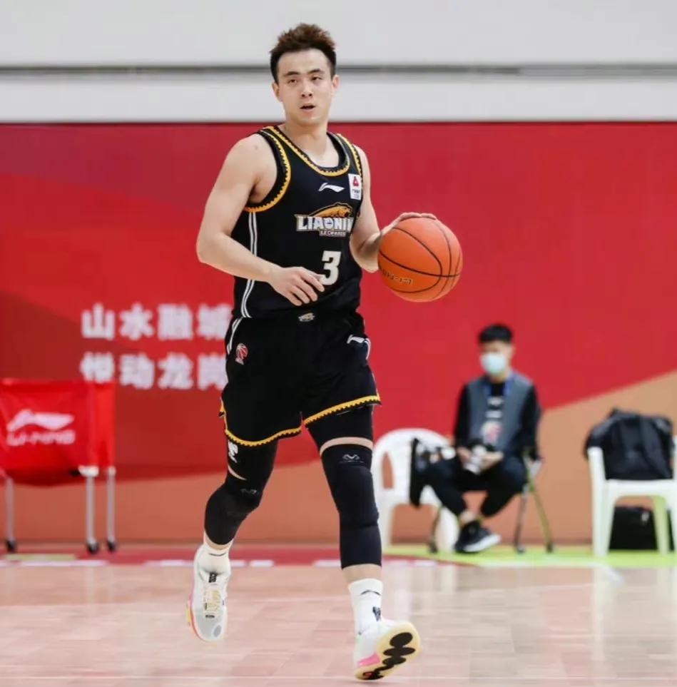 辽宁和广东比赛付豪表现怎么样,总教练乔帅打篮球视频