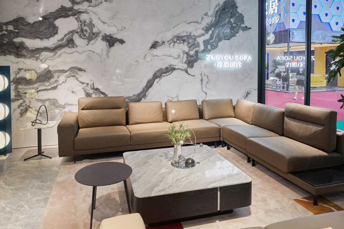 客厅新中式沙发怎么选实用好看,左右真皮沙发怎么挑选