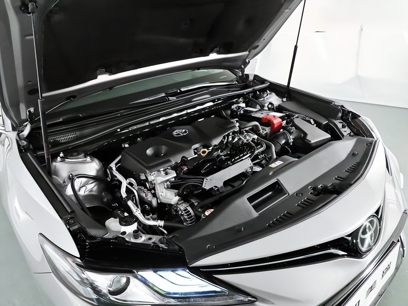 卡罗拉凯美瑞哪个更适合家用,途观和凯美瑞哪个适合家用