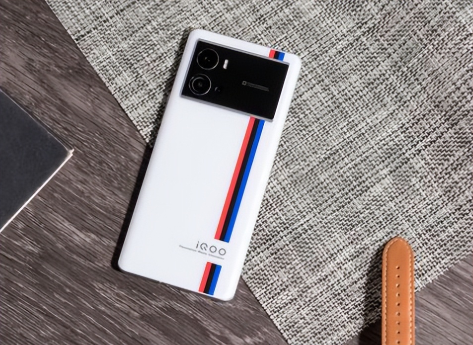 目前降价最狠三款手机不可错过,降价旗舰手机推荐2000元