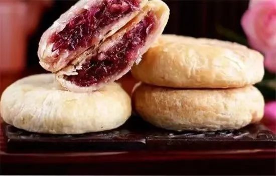 好吃的美食推荐云南鲜花饼,云南美味鲜花饼