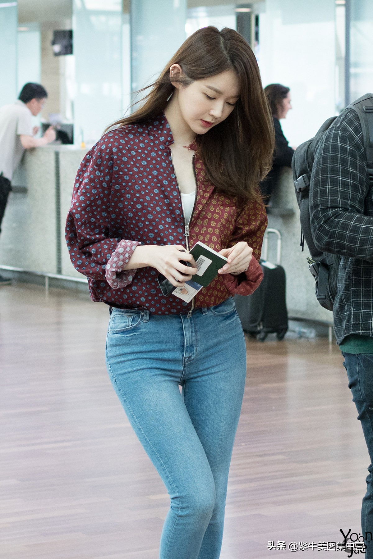 姜敏京牛仔裤穿搭,姜敏京牛仔裤写真