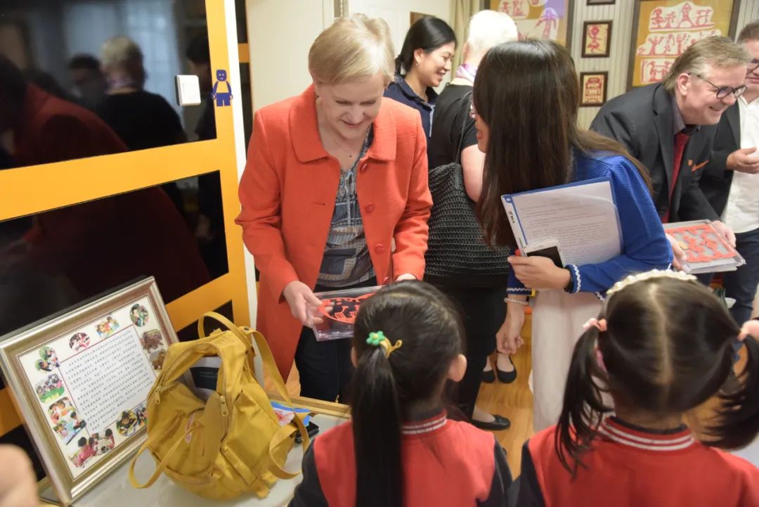 喜报全国巾帼文明岗,荣获全国巾帼文明岗简报