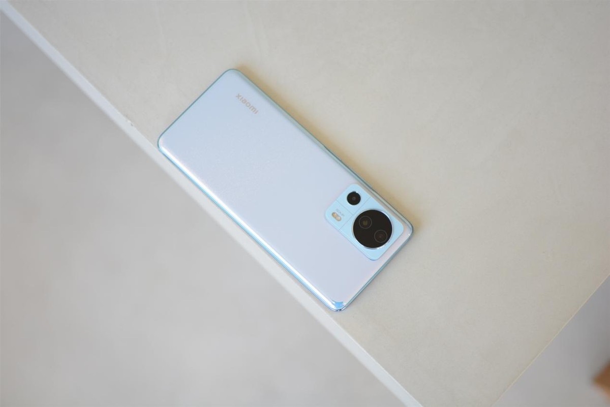 小米civi颜值高吗,目前小米civi2还值得入手吗