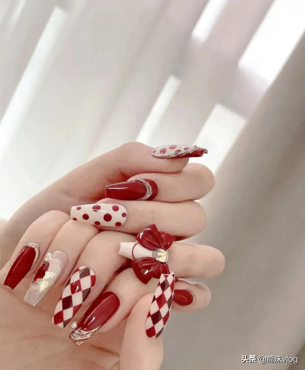 2022美甲爆款新年小短甲,适合2022过年的美甲图片