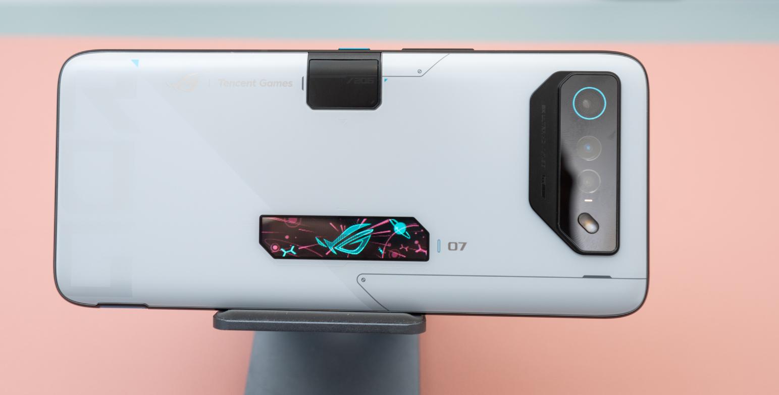 618手游*党**购机攻略：不要只看芯片，这些配置分分钟助你吃鸡上分