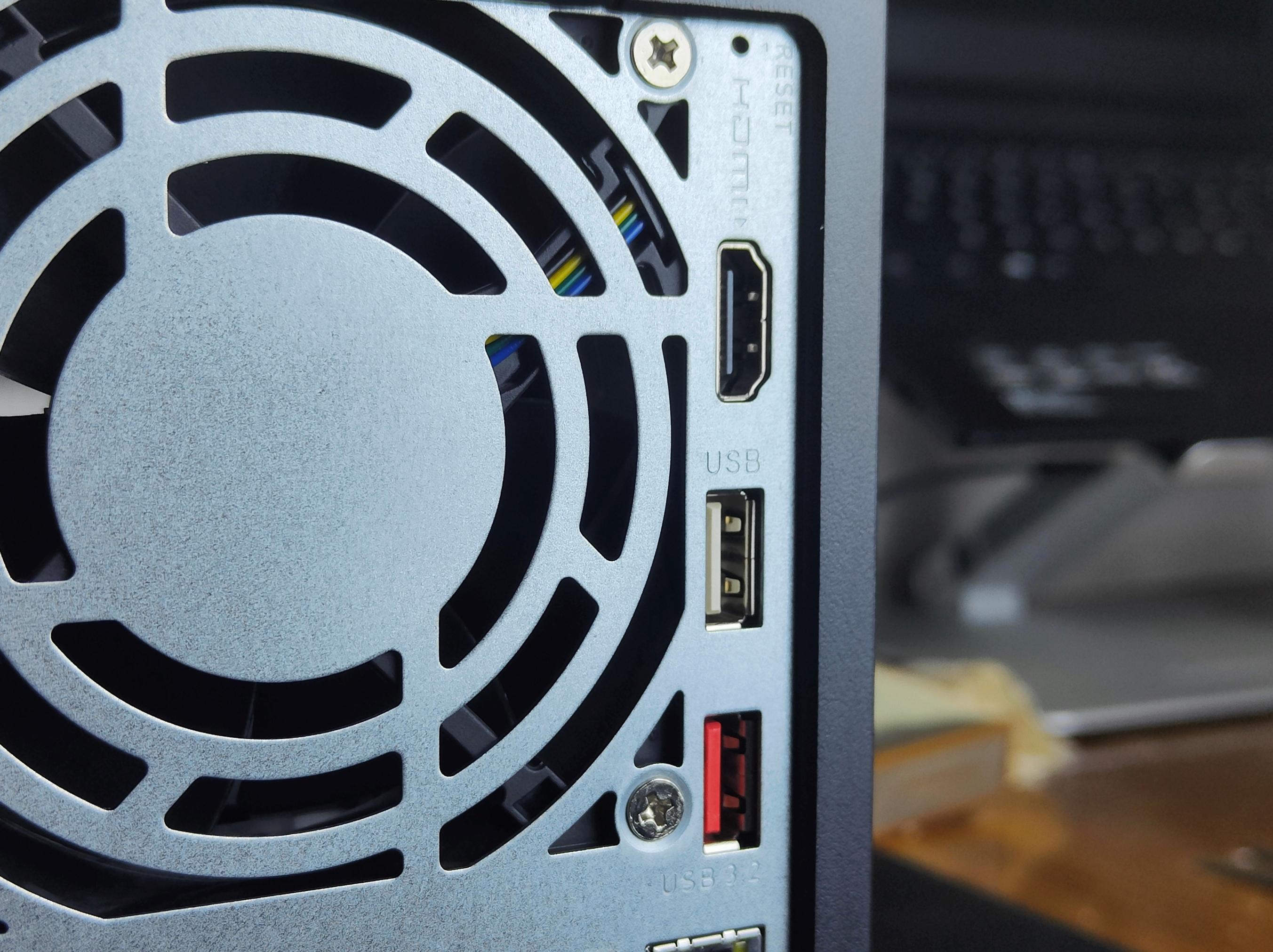 次时代NAS来了！威联通TS-264C值不值？数据对比+拆解告诉你